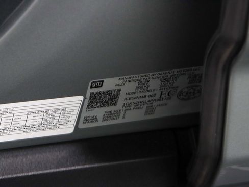 Used 2023 GMC Yukon XL AT4 AWD/4WD image 38