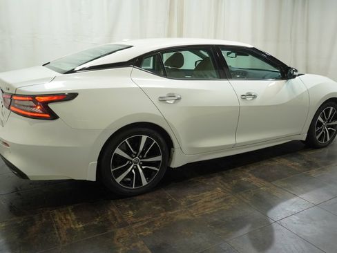 Used 2021 Nissan Maxima 3.5 SV w/ Floor Mat Group FWD image 3
