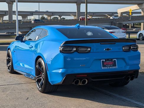 Used 2022 Chevrolet Camaro SS RWD image 4
