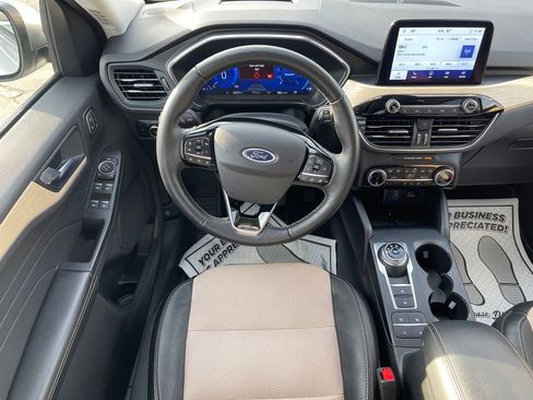 Used 2022 Ford Escape Titanium w/ Titanium Elite Package image 5