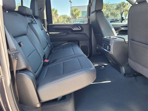 Used 2025 GMC Sierra 2500 SLT w/ SLT Premium Package image 15