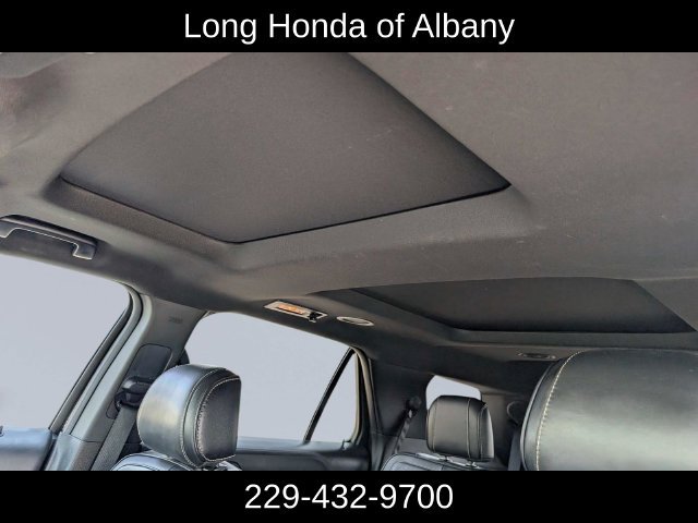 Used 2017 Ford Explorer Platinum AWD/4WD image 16