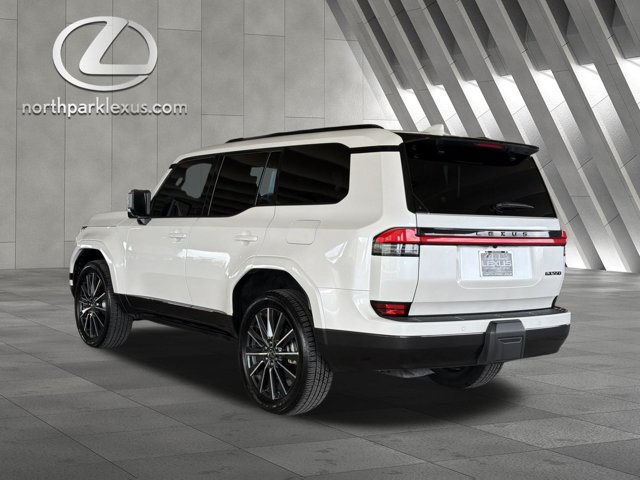 Used 2026 Lexus GX 550 w/ Accessory Package (2T) AWD/4WD image 2