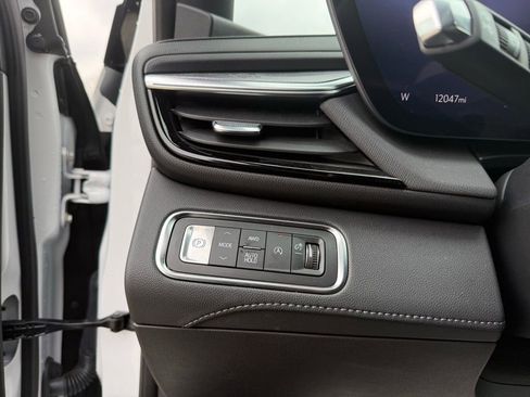 Used 2025 Buick Enclave Sport Touring image 19