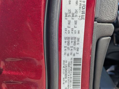 Used 2017 Jeep Grand Cherokee Limited w/ Luxury Group II image 33