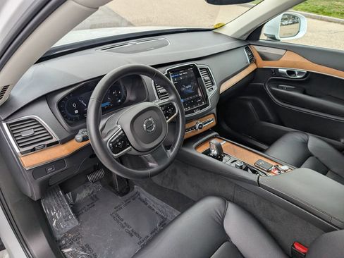 Used 2023 Volvo XC90 B6 Plus w/ Protection Package Premier AWD/4WD image 18