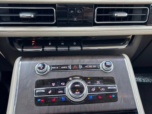 Used 2021 Lincoln Aviator Reserve w/ Equipment Group 201A AWD/4WD image 34