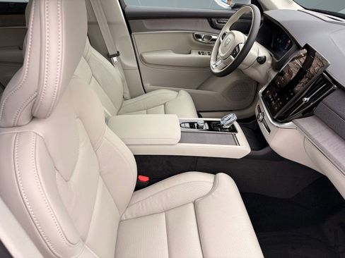 New 2026 Volvo XC90 T8 Ultra w/ Protection Package Premier image 27