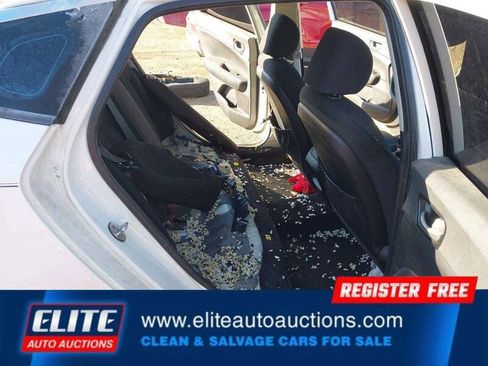 Used 2018 Kia Optima LX image 16