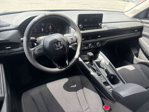Used 2025 Honda Accord SE image 4