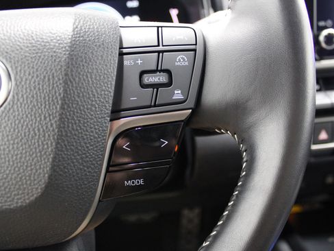 Used 2025 Toyota Camry SE FWD image 36
