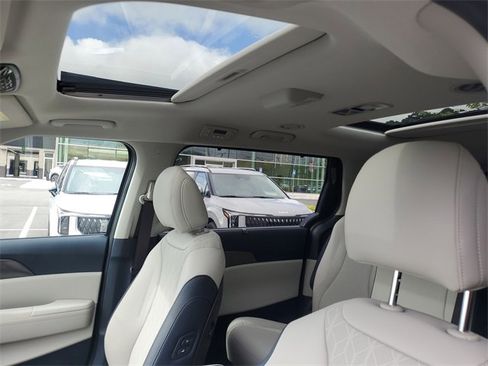 New 2026 Kia Carnival SX w/ SX Dark Edition Package image 16