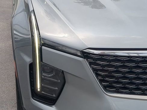 Used 2024 Cadillac XT4 Premium Luxury FWD image 10