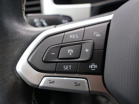 Used 2023 Volkswagen Atlas Cross Sport SE FWD image 38