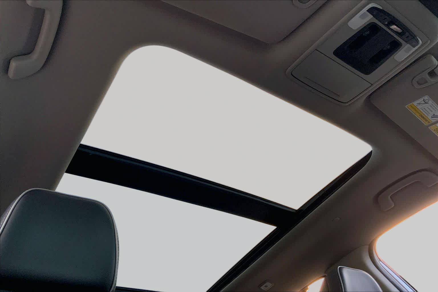 Used 2023 Honda Pilot Elite image 14