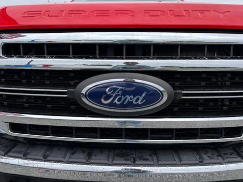 Used 2022 Ford F250 Lariat w/ Lariat Value Package AWD/4WD image 5