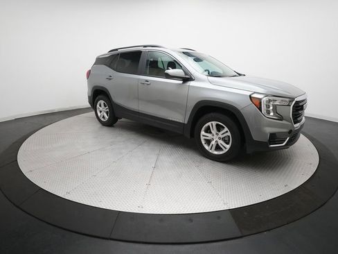 Used 2024 GMC Terrain SLE w/ Driver Convenience Package image 35