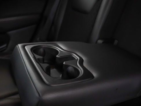 Used 2018 Jeep Compass Latitude w/ Popular Equipment Group image 19