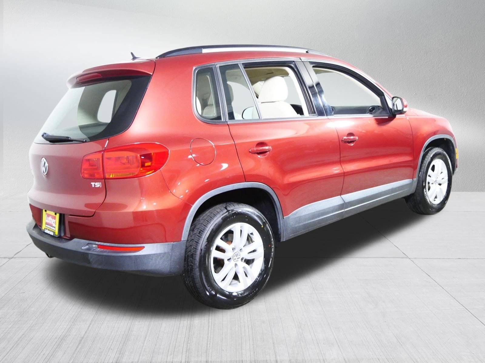 Used 2016 Volkswagen Tiguan S FWD image 7