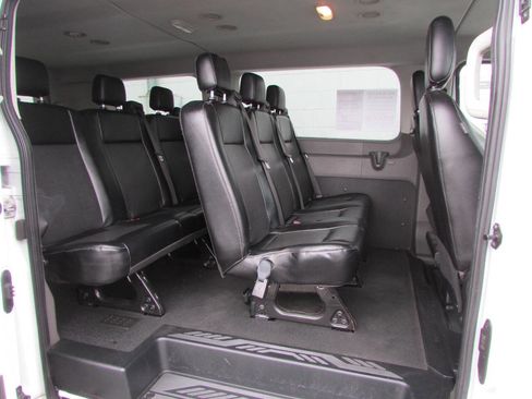 Used 2020 Ford Transit 150 XL image 5
