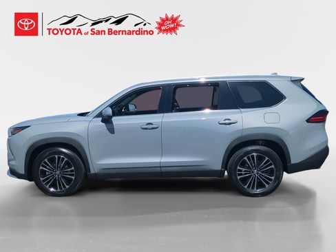 New 2026 Toyota Grand Highlander AWD Hybrid image 2
