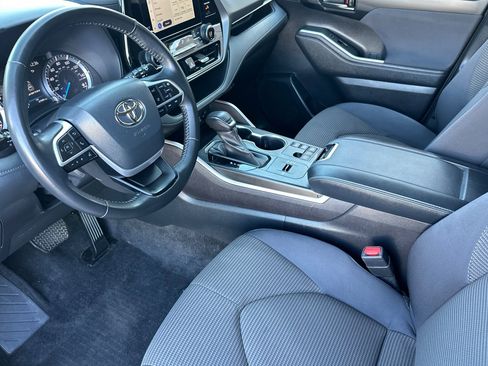 Used 2023 Toyota Highlander LE image 10