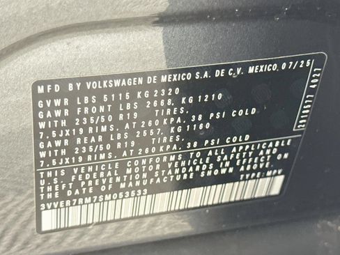 Certified 2025 Volkswagen Tiguan SE AWD/4WD image 28