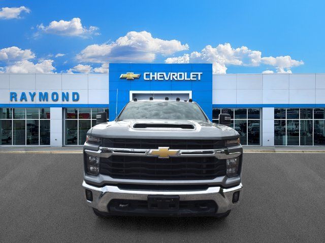 Used 2024 Chevrolet Silverado 2500 LT w/ All Star Edition AWD/4WD image 8