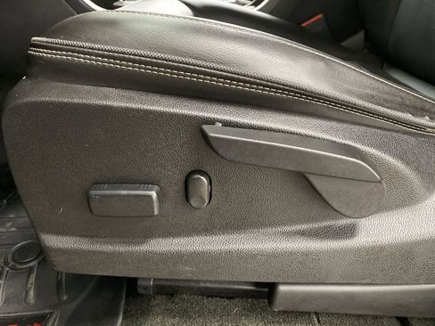 Used 2018 GMC Canyon Denali image 14