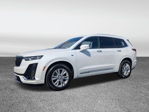 Used 2024 Cadillac XT6 Luxury image 2