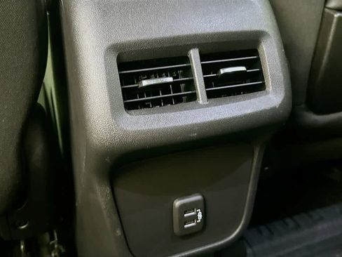 Used 2021 GMC Terrain SLE w/ Driver Convenience Package image 13