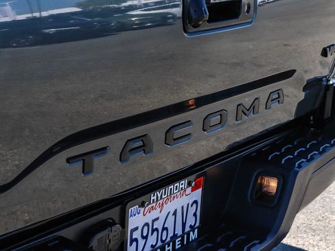 Used 2023 Toyota Tacoma TRD Sport RWD image 12