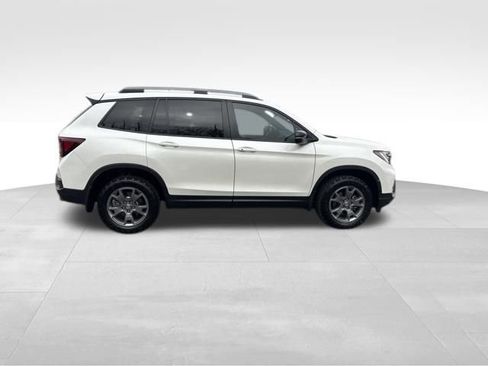 Certified 2025 Honda Passport TrailSport image 5