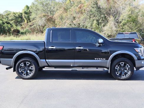 Used 2023 Nissan Titan Platinum Reserve w/ Moonroof Package image 9