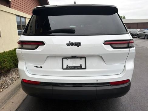 Used 2023 Jeep Grand Cherokee L Laredo AWD/4WD image 14