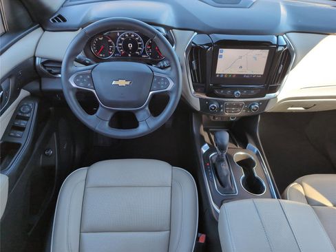 Used 2023 Chevrolet Traverse Premier image 24