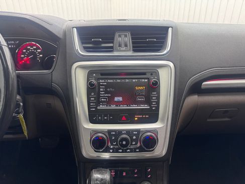 Used 2014 GMC Acadia SLT image 19