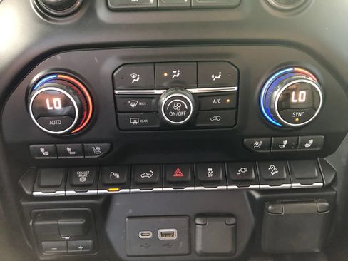 Used 2020 Chevrolet Silverado 2500 LTZ w/ LTZ Plus Package AWD/4WD image 27
