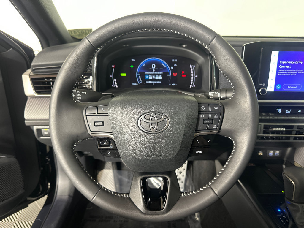 Used 2025 Toyota Camry SE FWD image 23