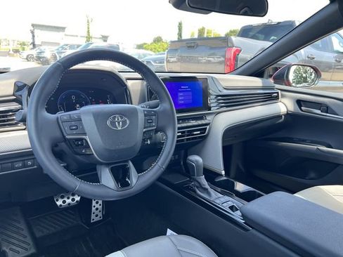 Used 2025 Toyota Camry SE FWD image 25