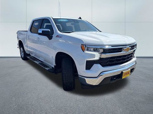 Used 2025 Chevrolet Silverado 1500 LT AWD/4WD image 5