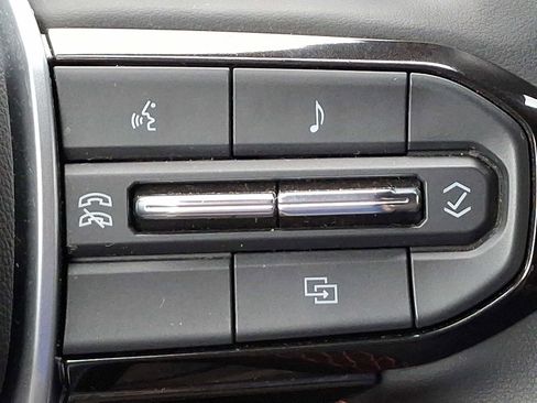 Used 2024 Chevrolet Colorado Z71 w/ Z71 Convenience Package 2 AWD/4WD image 22