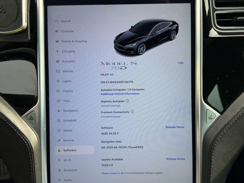 Used 2016 Tesla Model S 70D image 3