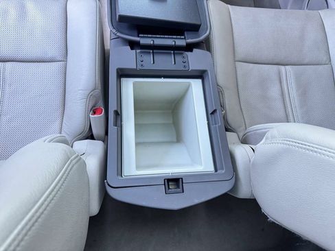Used 2012 Lincoln MKT AWD image 30