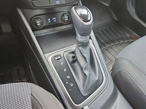 Used 2021 Hyundai Accent SE image 12