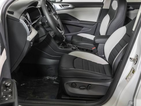 New 2026 Volkswagen Taos SEL image 20