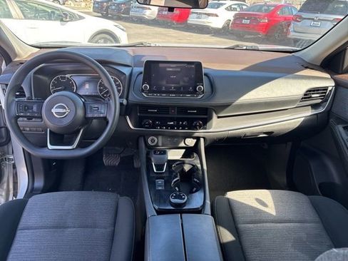 Used 2023 Nissan Rogue SV image 24