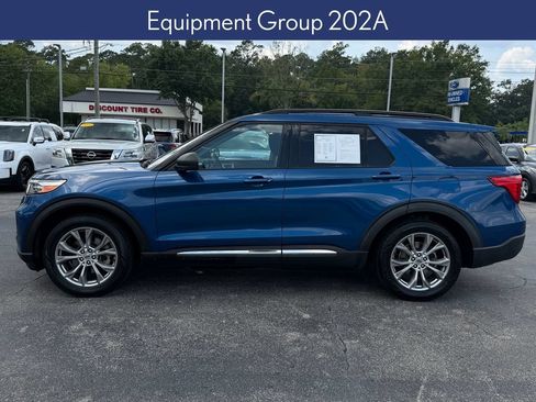 Used 2020 Ford Explorer XLT w/ Equipment Group 202A RWD image 2