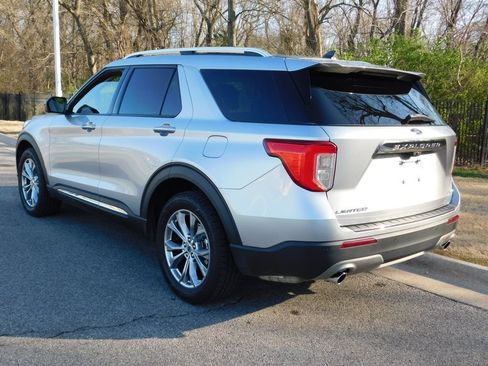 Used 2022 Ford Explorer Limited image 3