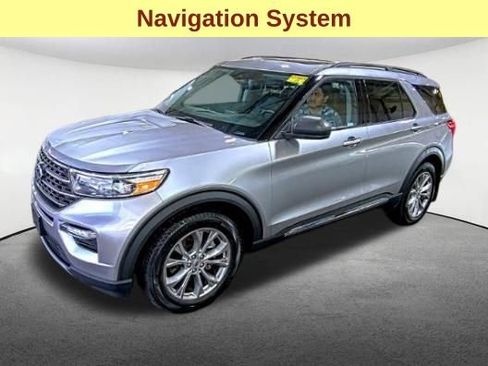 Used 2024 Ford Explorer XLT w/ Equipment Group 202A AWD/4WD image 4